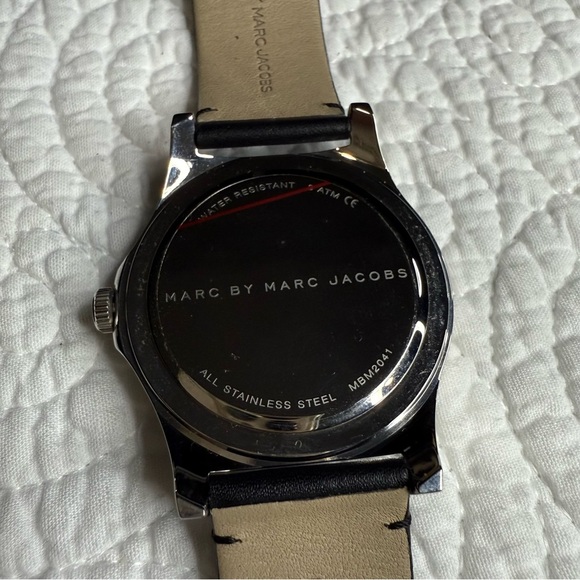 Marc Jacobs Silver and Black Skull Pirate Watch - Picture 7 of 12